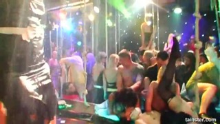 Ебля сексуальных порно звезд в клубе