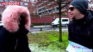 Пикапер круто трахнул симпатичную незнакомку в автомобиле
