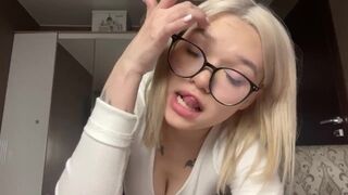POV: Папина дочка хочет отсосать