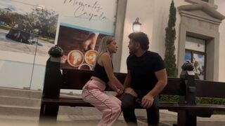 Очаровательная молодая гид показала мне город, а я отвёл её к себе в квартиру