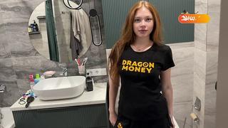 Жопастую сводную сестру трахнули в туалете