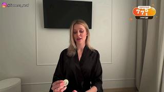 Мачеха решила научить меня пользоваться презервативом