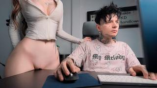 Она тёрлась киской о стол, не давая мне играть. Пришлось кончить ей на лицо