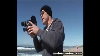 Фотограф трахает горячую брюнетку